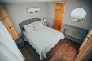 3 soverom, skrivebord, strykejern/-brett og wi-fi (inkludert)