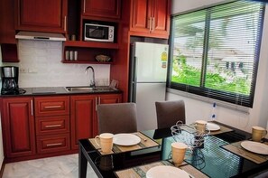 Fridge, microwave, stovetop