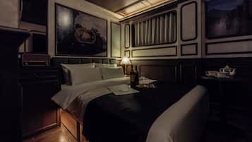 Modern Boy Room (Double) | Premium bedding, individually decorated, soundproofing, free WiFi