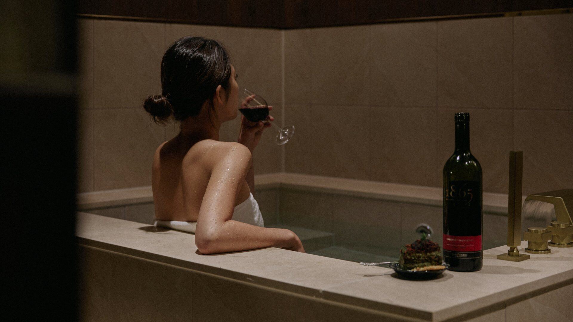 Businessman Spa Room (Quad, with Private Spa) | Private spa tub