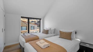 3 bedrooms, iron/ironing board, WiFi