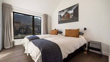 3 bedrooms, iron/ironing board, WiFi