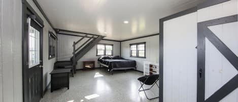 2 عدّة غرف نوم وملاءات أسرّة