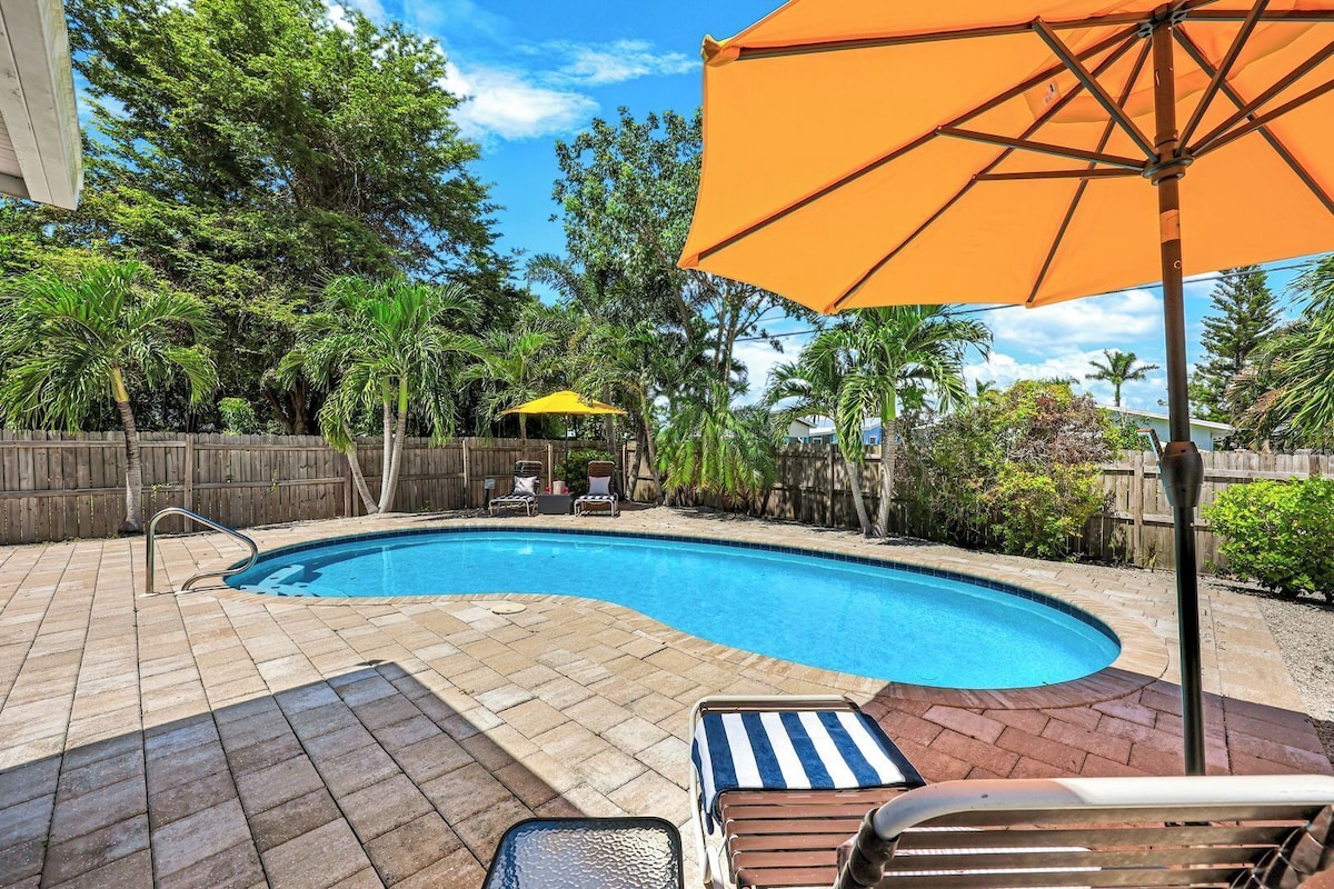 Photo 2 of NEW Coral Reef Retreat | Vanderbilt Beach 3BR, 2BA Private Pool