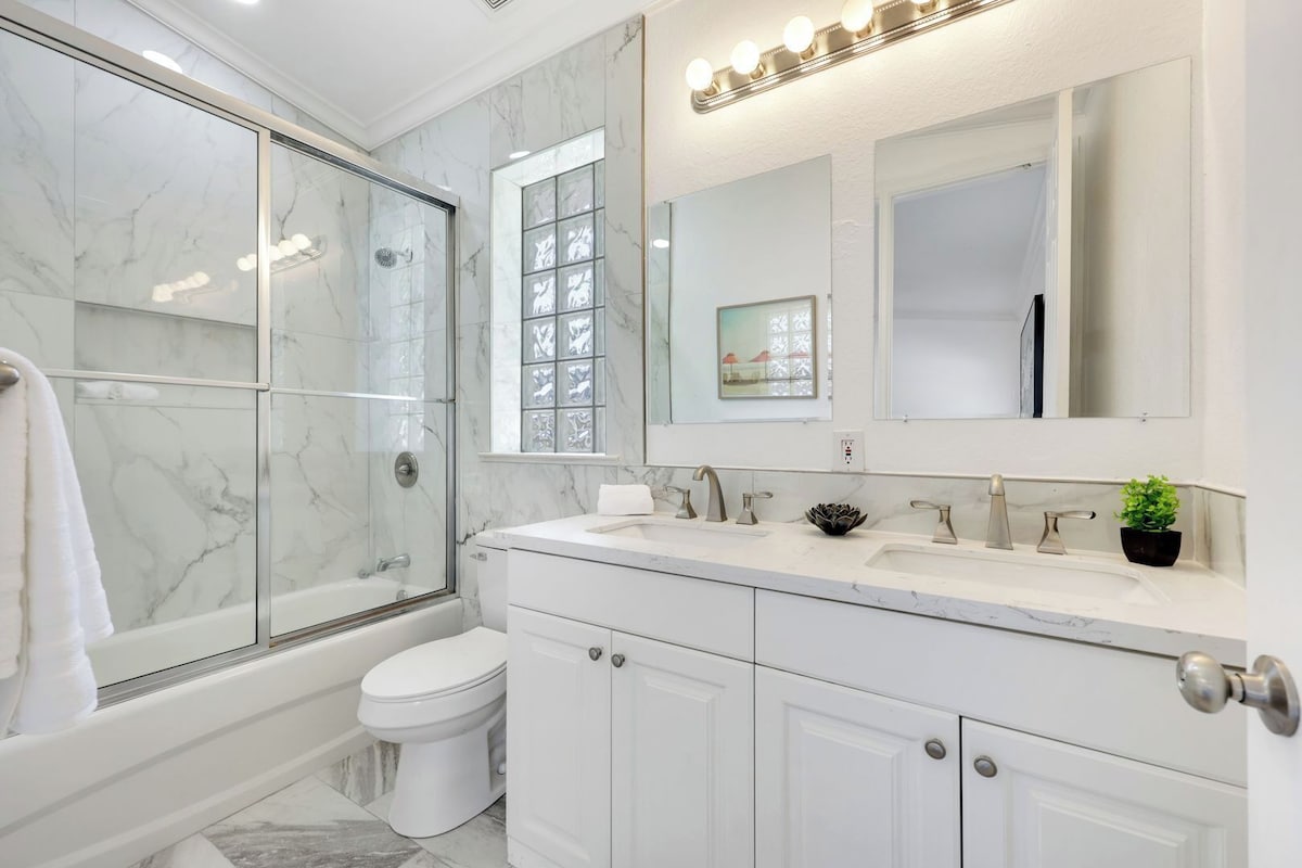 Photo 15 of NEW Coral Reef Retreat | Vanderbilt Beach 3BR, 2BA Private Pool