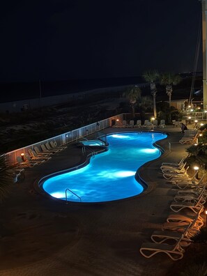 Et oppvarmet basseng