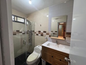 Handtücher, Seife, Shampoo, Toilettenpapier