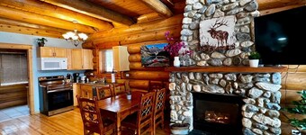 Beautiful 2BR Wooden Cabin
