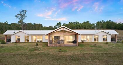 The Shiraz Villa at Molly Morgan Wines