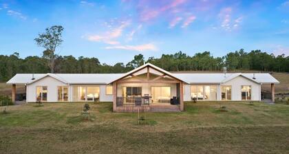 The Semillon Villa at Molly Morgan Wines