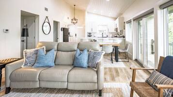 Smart TV, fireplace, DVD player, books