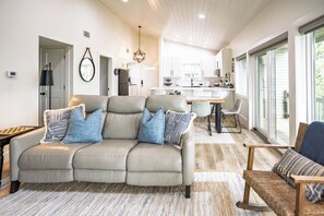 Smart TV, fireplace, DVD player, books