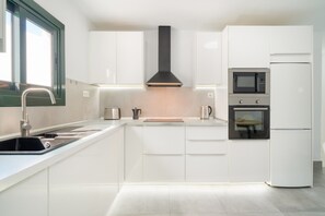 Fridge, microwave, oven, dishwasher - Lanzahost "Casa Fer" (Costa Teguise)