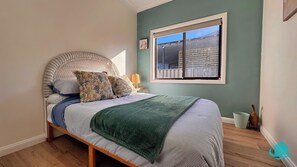 5 habitaciones, tabla de planchar con plancha y ropa de cama 