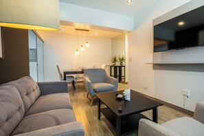 TV - geko| Lumiere _1BR steps to Larcomar (Miraflores)