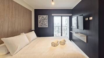 2 bedrooms, iron/ironing board, WiFi