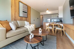 TV - Geko : Ocean Line _2BR w/panoramic view (Chorrillos)