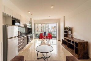 Fridge, microwave, oven, coffee/tea maker