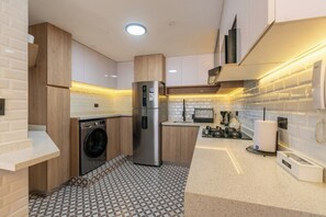 Fridge, microwave, oven, coffee/tea maker