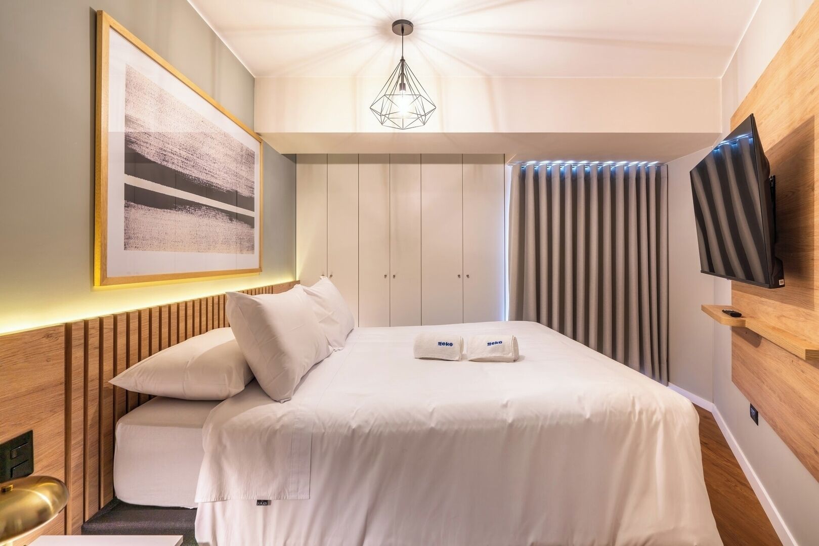 2 bedrooms, iron/ironing board, WiFi