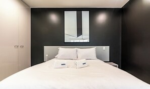 1 habitación, tabla de planchar con plancha y wifi 