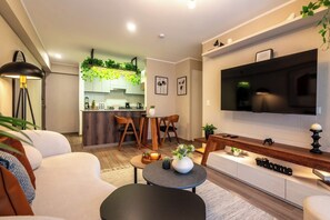 TV - Geko | Tropicana_1BR near the Financial Center (San Isidro)