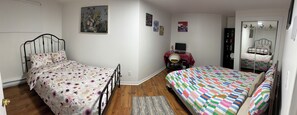 1 habitación, tabla de planchar con plancha, wifi y ropa de cama 