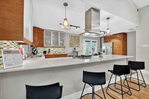 Stylish 3BR Home + Private Pool