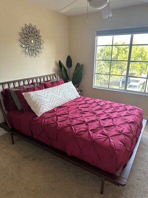 1 habitación, tabla de planchar con plancha, wifi y ropa de cama 
