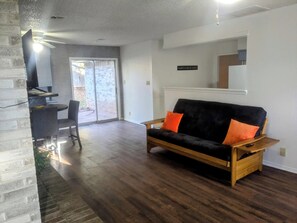 TV, fireplace
