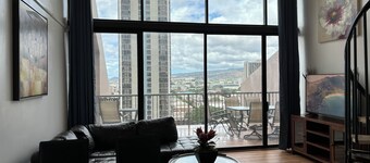 2BR+Loft Huge Patio Quiet & Spacious with Free Parking