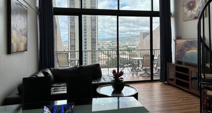 2BR+Loft Huge Patio Quiet & Spacious with Free Parking