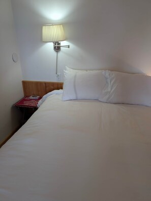 1 chambre, bureau, fer et planche à repasser, Wi-Fi gratuit
