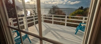 Cliff Haven on the Bay (ocean & mountain view 1bdrm Cottage)