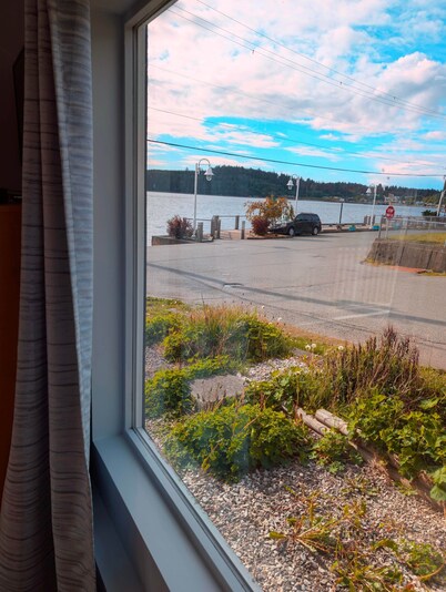 The Sitka Suite, Central Apartment, Waterfront, 2 Beds