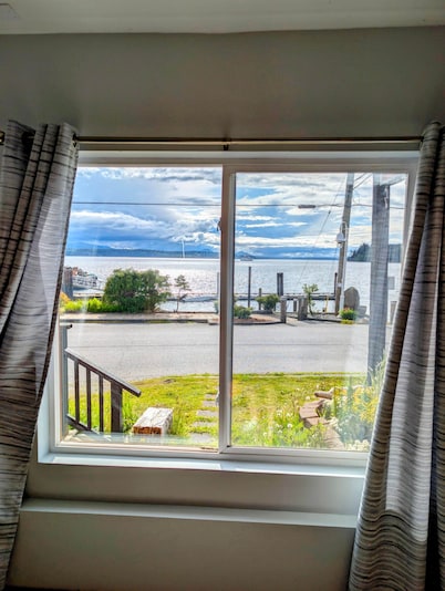 The Sitka Suite | Central Apartment, Waterfront, 2 Beds
