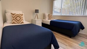 3 slaapkamers, een strijkplank/strijkijzer, wifi, beddengoed