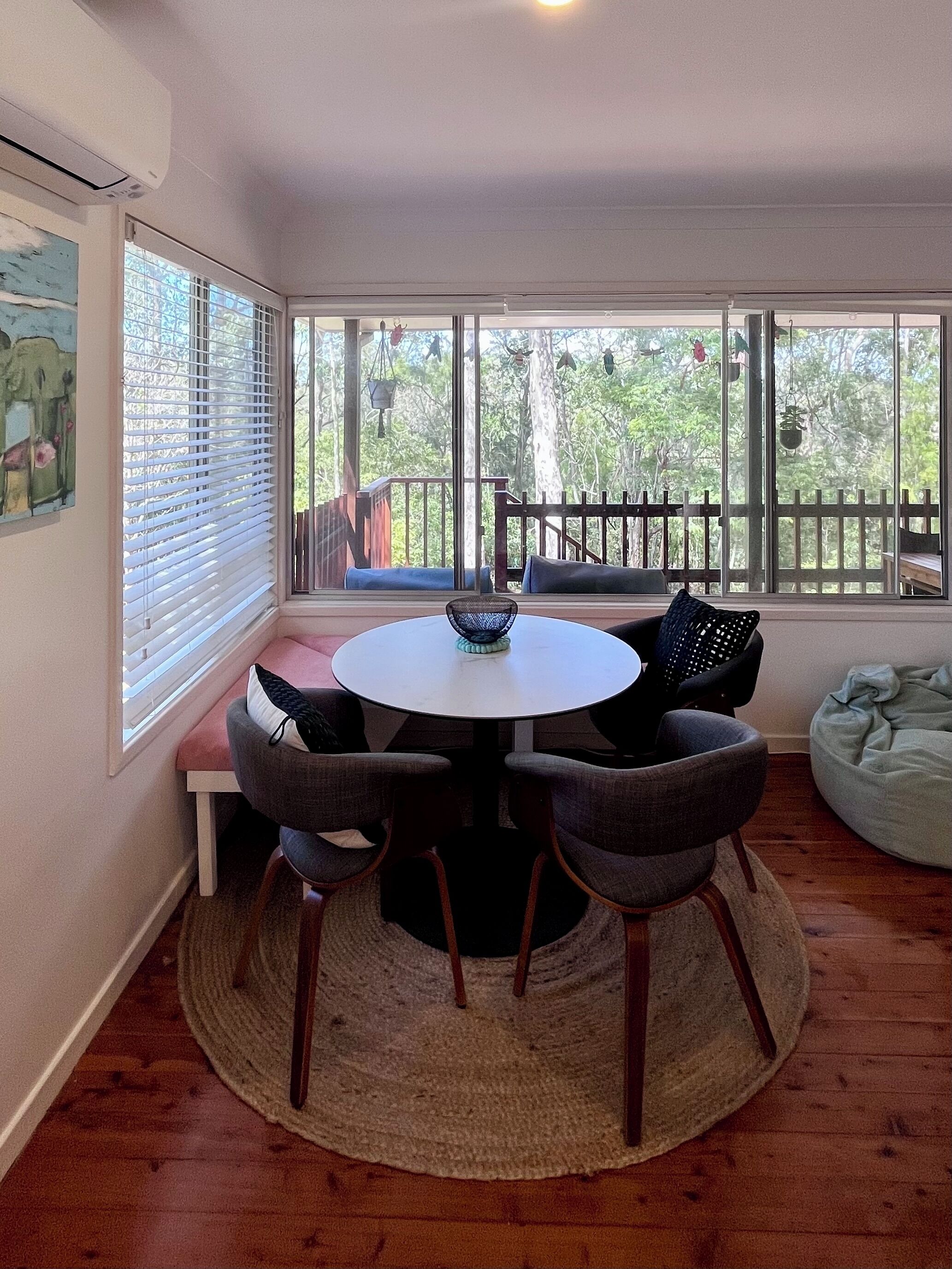 A Classic Beach House - Waterfront Access And Short Walk To Beach - Moruya