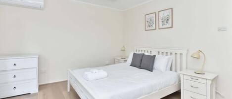 3 habitaciones, tabla de planchar con plancha y wifi gratis