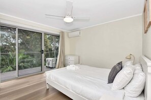 3 bedrooms, iron/ironing board, free WiFi