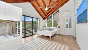 3 bedrooms, iron/ironing board, free WiFi