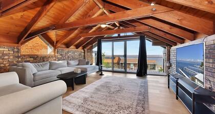 Treehouse Waterview at Caves Beach!