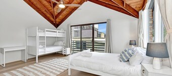 Treehouse Waterview at Caves Beach