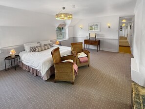 6 Schlafzimmer, Bügeleisen/Bügelbrett, Internetzugang, Bettwäsche