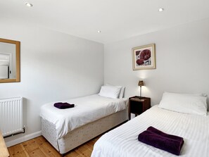 3 室のベッドルーム、アイロン / アイロン台、インターネット、ベッドシーツ