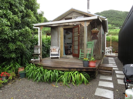 Property grounds. The Wish House Retreat - A peaceful self-guided retreat