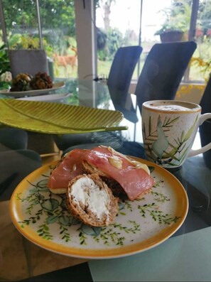 In-room dining - Betania alojamiento rural (Circasia)