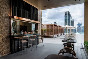 Poolside bar