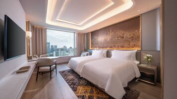 Prestige Penthouse | In-room safe, desk, laptop workspace, blackout drapes