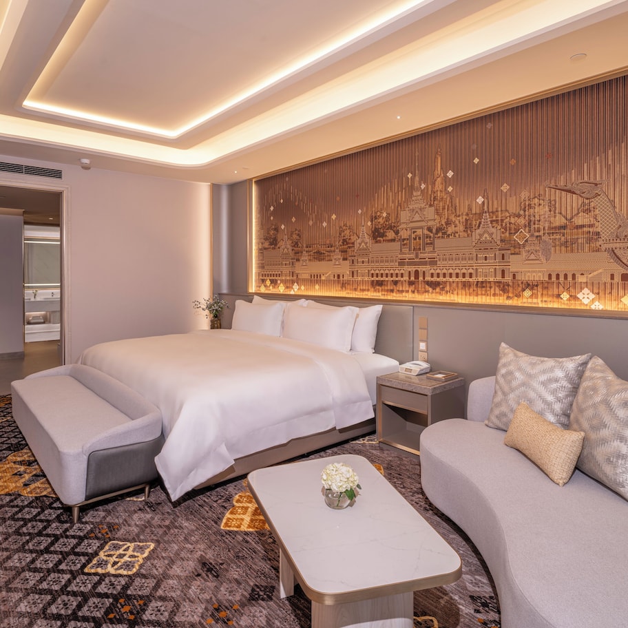 Prestige Penthouse | In-room safe, desk, laptop workspace, blackout drapes